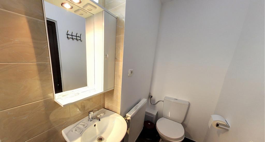 La Storia Guest House Питешти Номер фото