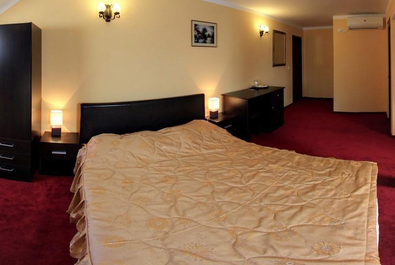 La Storia Guest House Питешти Экстерьер фото
