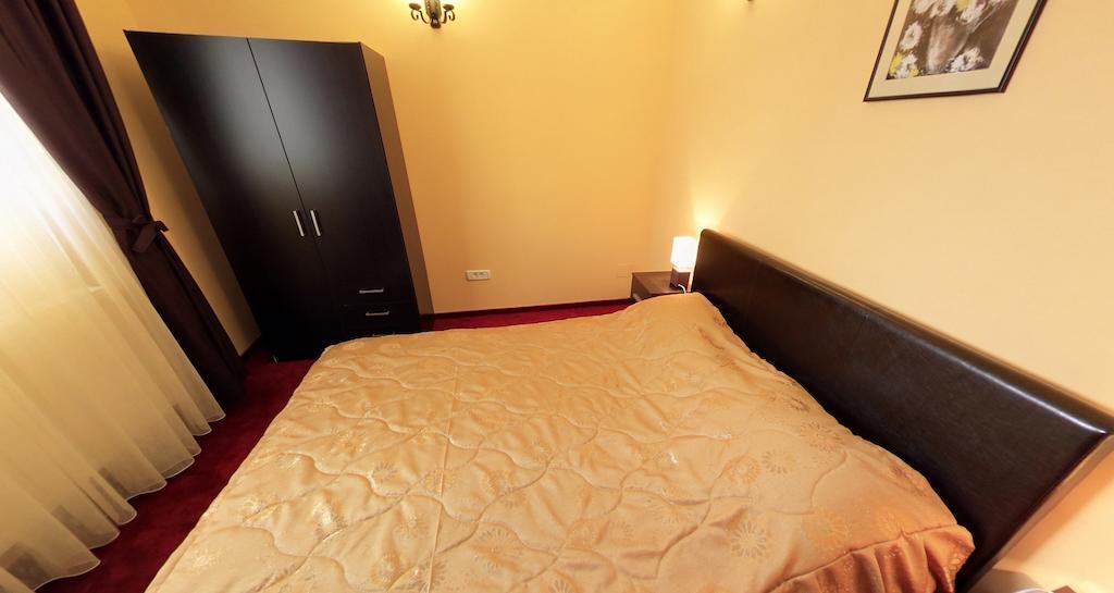 La Storia Guest House Питешти Экстерьер фото