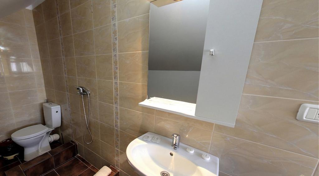 La Storia Guest House Питешти Номер фото