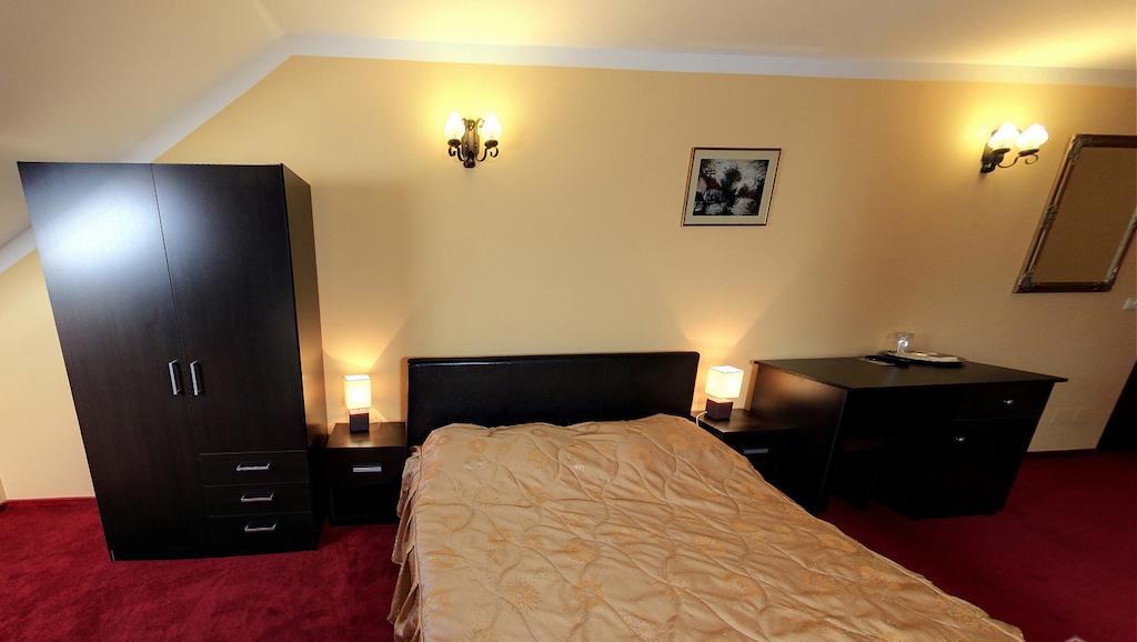 La Storia Guest House Питешти Экстерьер фото