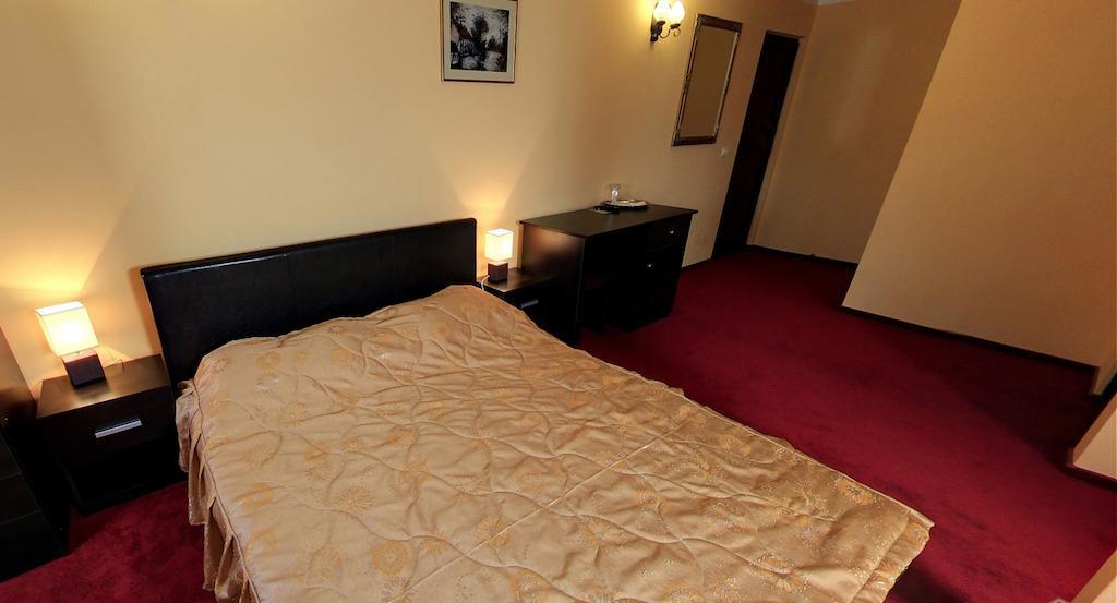 La Storia Guest House Питешти Экстерьер фото