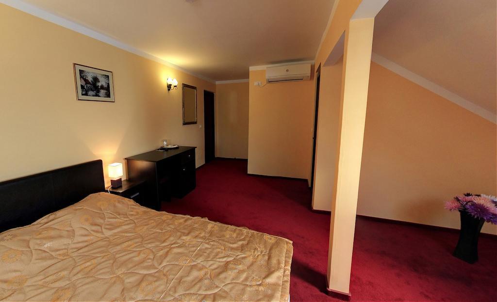 La Storia Guest House Питешти Экстерьер фото