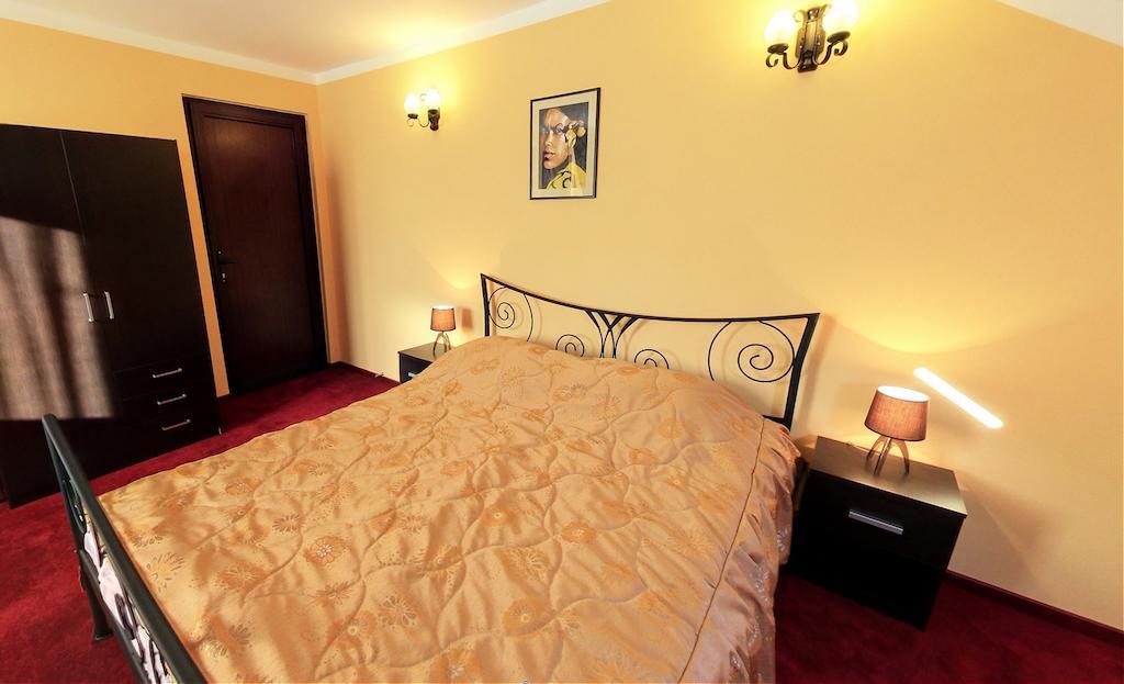 La Storia Guest House Питешти Экстерьер фото