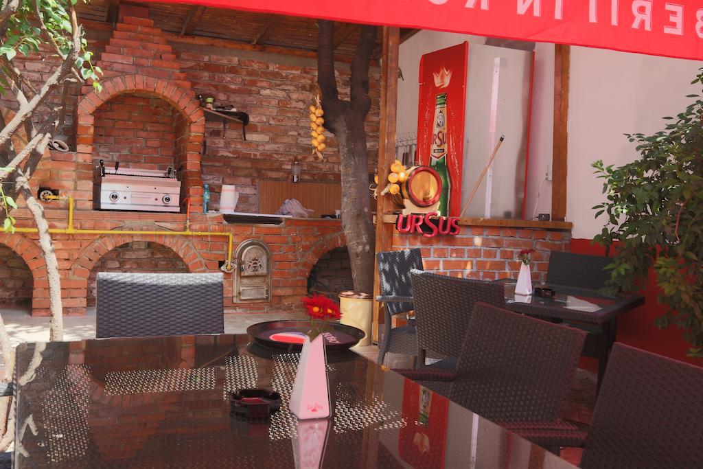 La Storia Guest House Питешти Экстерьер фото